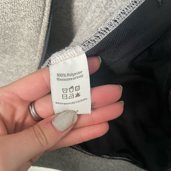 Tilley Zip Up - Picture 3 of 5